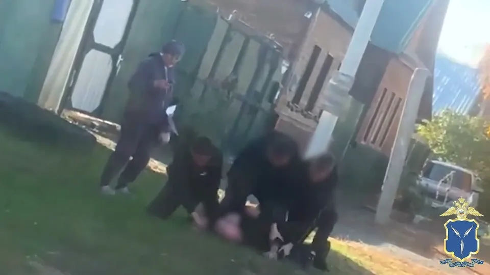 В Хвалынске задержали курьера, приехавшего за 2,6 млн пенсионерки