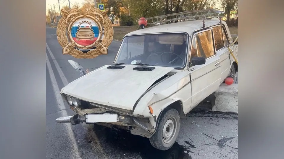 В Балакове 85-летний водитель «шестёрки» врезался в бетонный блок