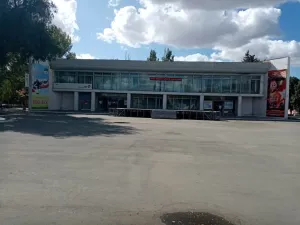 Комаров поручил Бусаргину отремонтировать центр «Юность» в Новоузенске