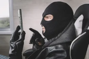 Житель Питерского района потерял 950 тысяч при покупке авто