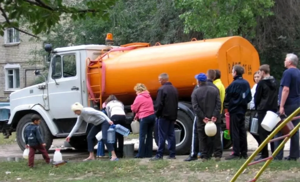 В четырёх районах Саратова организован подвоз воды